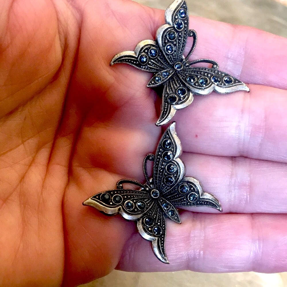 🦋CLIP BUTTERFLY EARRINGS - Picture 3 of 6